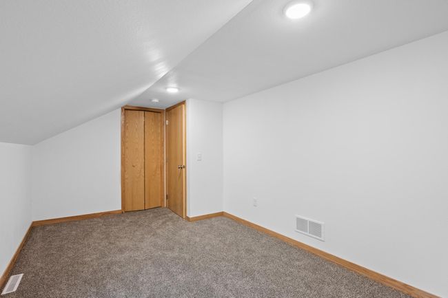 Bedroom Closet | Image 21