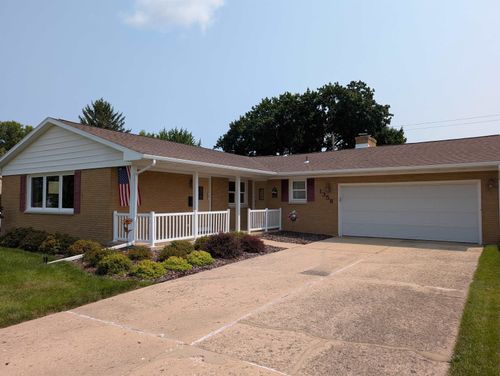 1358 Empire Ct, Freeport, IL, 61032-6115 | Card Image