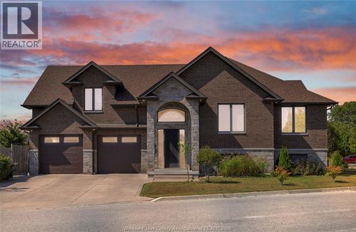 498 Sacred Heart Dr, Lasalle, ON, N9J0A6 | Card Image