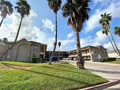 2210 W Elisa Ln, Edinburg, TX, 78541-2877 | Card Image