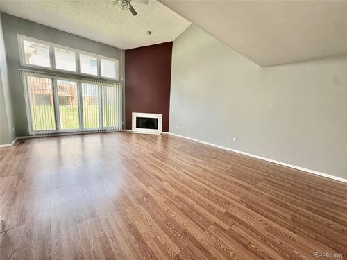 4180 Colorado Ln, West Bloomfield, MI, 48322-4421 | Card Image