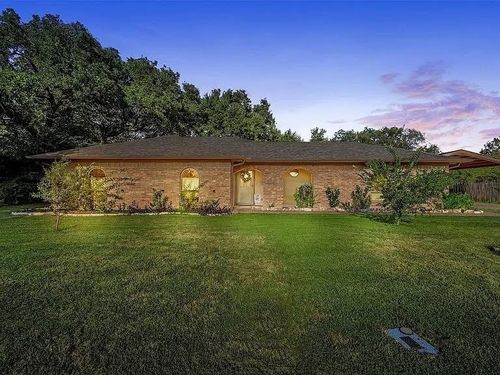 272 Locklar Loop, Waco, TX, 76705-5314 | Card Image