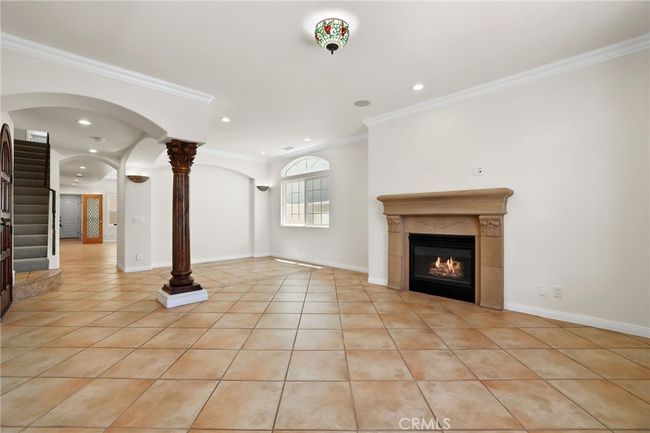 326 6 Th St, House other with 4 bedrooms, 5 bathrooms and 2 parking in Huntington Beach CA | Image 12
