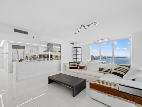 apt-3801-495 Brickell Ave, Miami, FL, 33131-2858 | Card Image