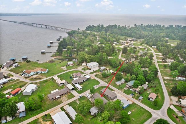 Convenient to Onalaska, this property is ready for you to enjoy from the moment you step in! | Image 5