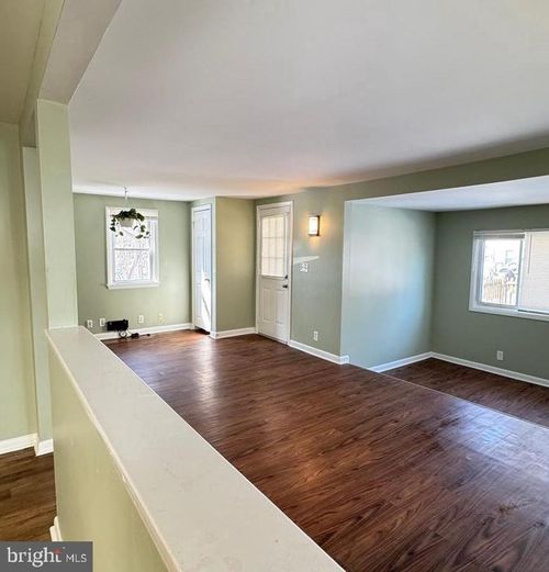 21 Sumac Rd, GLEN BURNIE, MD, 21060-7781 | Card Image