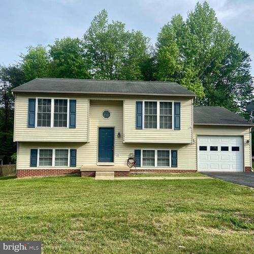 7316 Stone Crossing Dr, FREDERICKSBURG, VA, 22407-7360 | Card Image