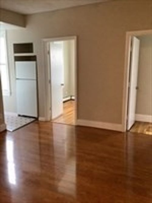 25-61 Vine St, Lynn, MA, 01905-2981 | Card Image