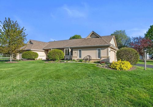 N114W15947 Hilbert Lane, Germantown, WI, 53022 | Card Image
