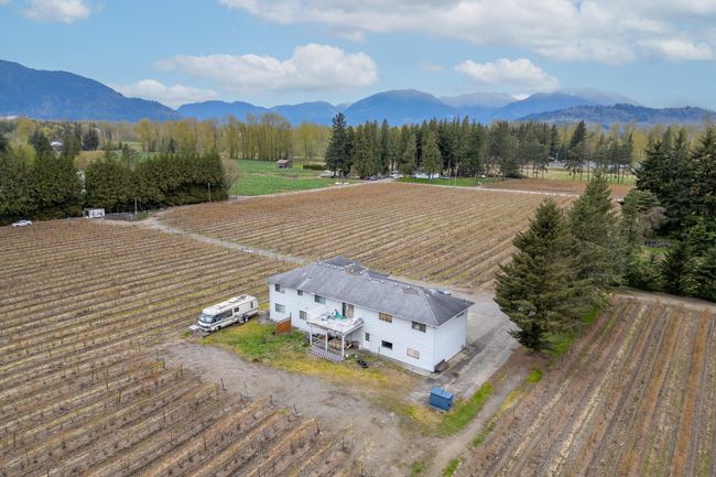 43830 Duncan Road, House other with 8 bedrooms, 5 bathrooms and null parking in Yarrow BC | Image 9