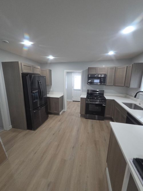 20925 Ridgemont Rd, Harper Woods, MI, 48225-1137 | Card Image