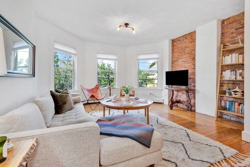 apt-3-90 Boston Ave, Medford, MA, 02155-3588 | Card Image