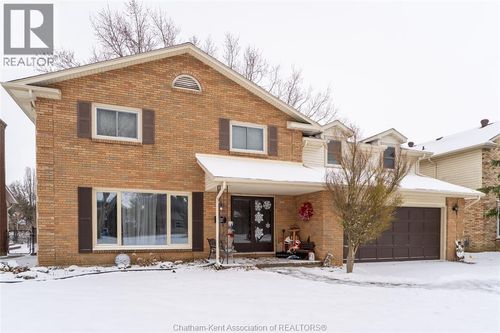 {{alt}} | Card Image