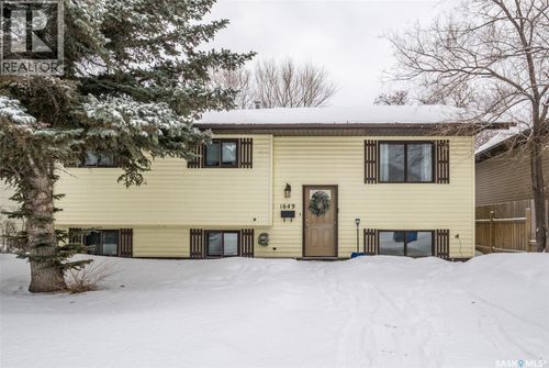 1649 Muir Dr, Prince Albert, SK, S6V7T9 | Card Image