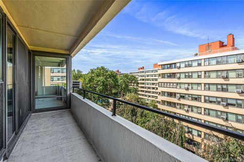 8d-162-40 9th Avenue, New York, NY, 11357 | Card Image
