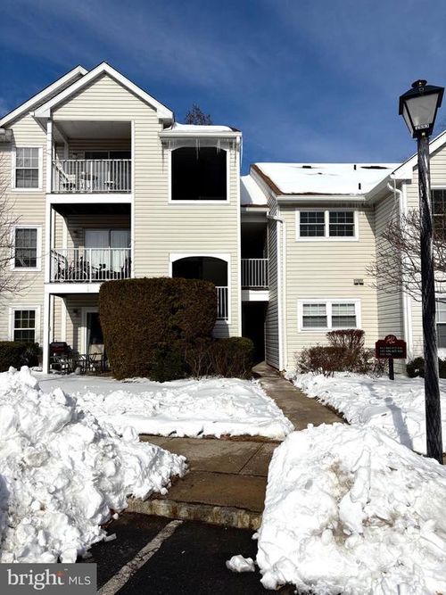 416 Walden Cir, Robbinsville, NJ, 08691-3450 | Card Image