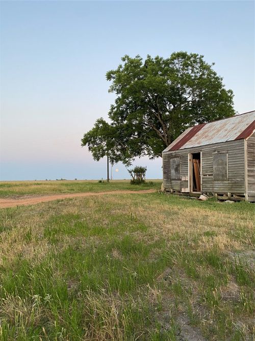 939 Knape Rd, La Grange, TX, 78945 | Card Image