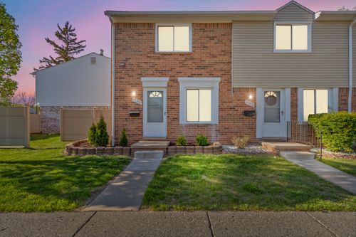 45880 Kensington St, Utica, MI, 48317-5963 | Card Image