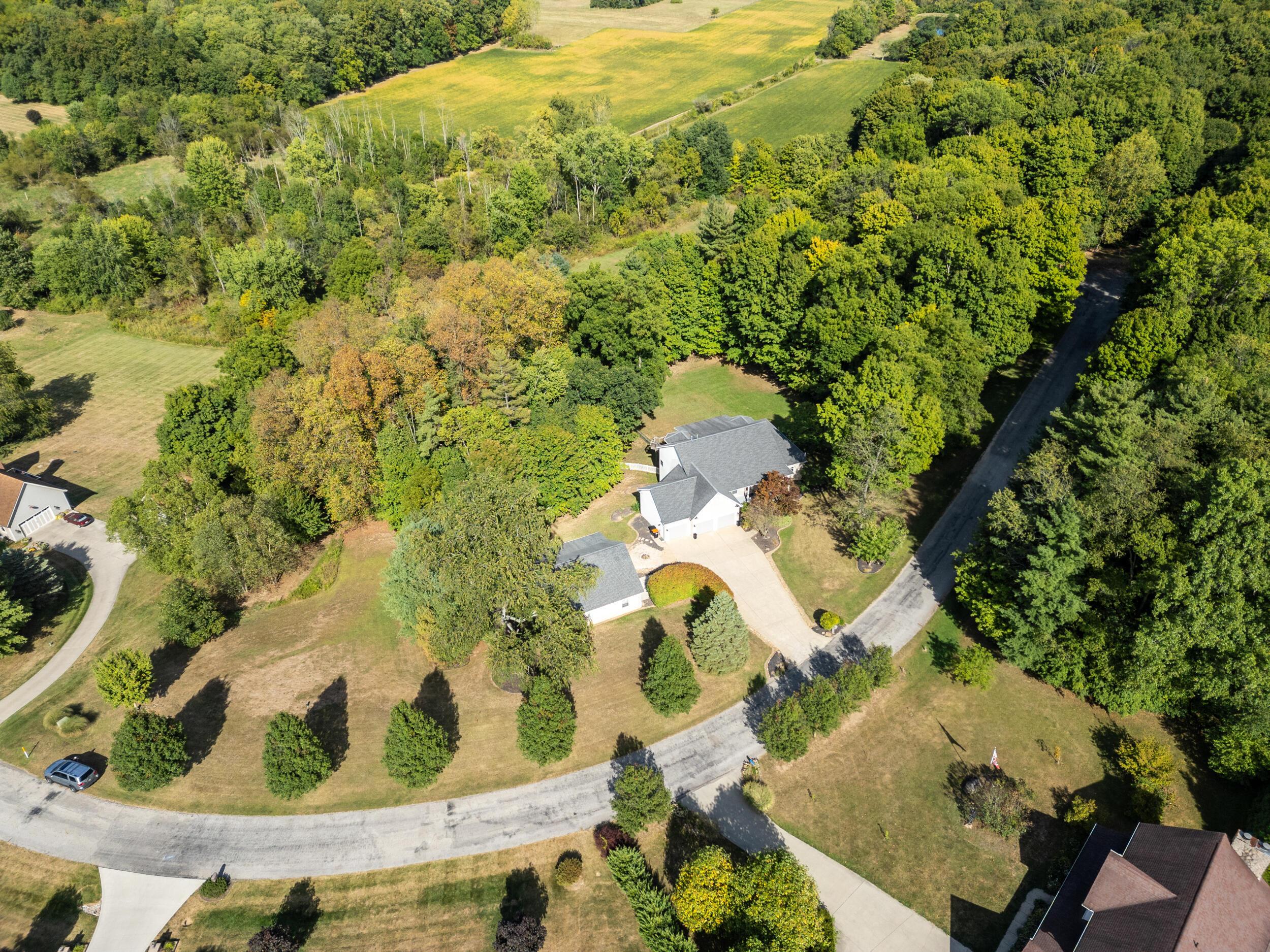 Louella Dr, Hebron, OH 43025