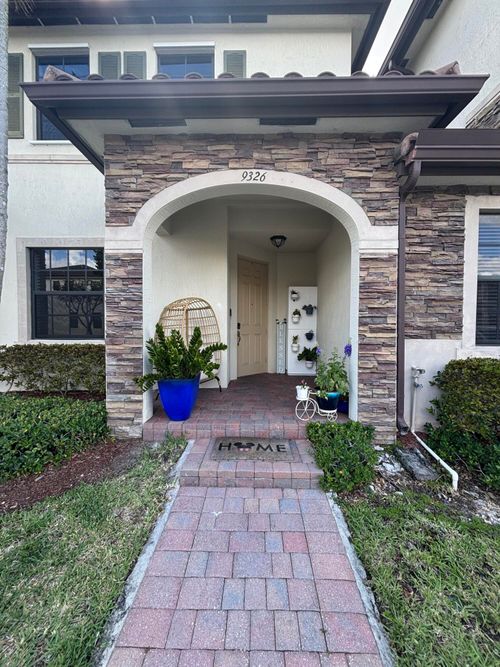 9326 W 33rd Ln, Hialeah, FL, 33018-2068 | Card Image