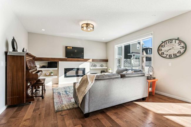 191 West Grove Way Sw, Home with 4 bedrooms, 2 bathrooms and 4 parking in Calgary AB | Image 8