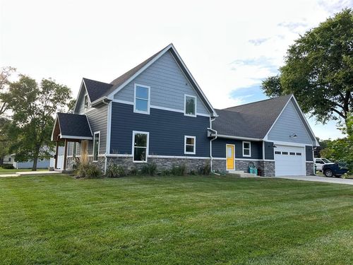 719 E Washington St, Winterset, IA, 50273-1950 | Card Image
