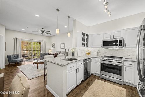 17206-1500 E Pusch Wilderness Dr, Oro Valley, AZ, 85737-6001 | Card Image