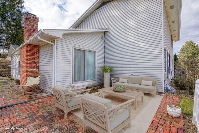 416 Crestview Dr Ne, House other with 4 bedrooms, 3 bathrooms and null parking in Lancaster OH | Image 6