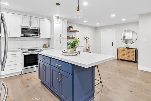 10f-7890 E Spring St, Long Beach, CA, 90815 | Card Image