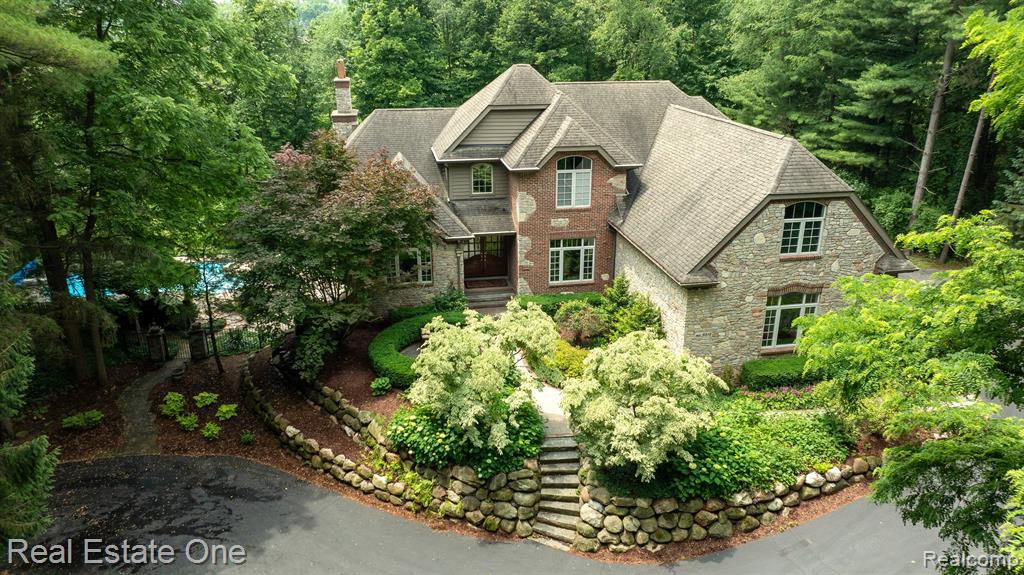 Cross Creek Dr, South Lyon, MI 48178 #1
