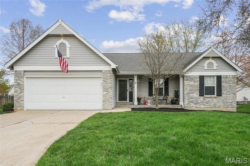4 Lewis Ct, Saint Peters, MO, 63376-7181 | Card Image