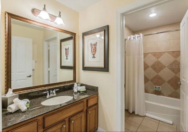 Second bathroom | Image 17