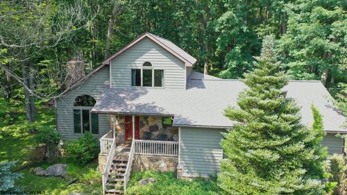 17 Goldfinch Ln, Terra Alta, WV, 26764-2629 | Card Image