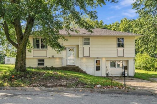 153 Cardinal Cir, Lawson, MO, 64062-9314 | Card Image