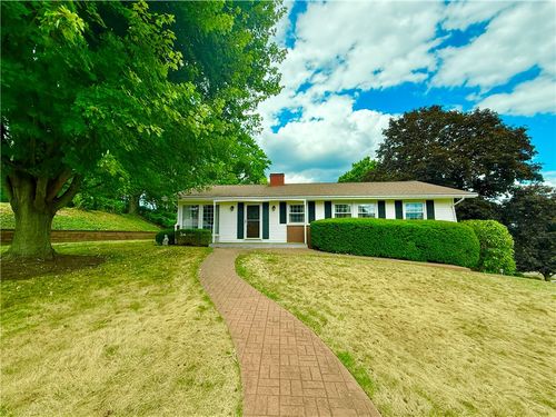 3002 Nottinghill Dr, Coraopolis, PA, 15108-2802 | Card Image
