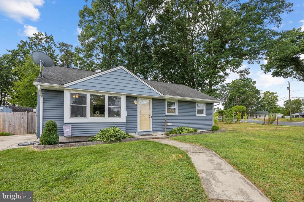 Camden Ave, Magnolia, NJ 08049
