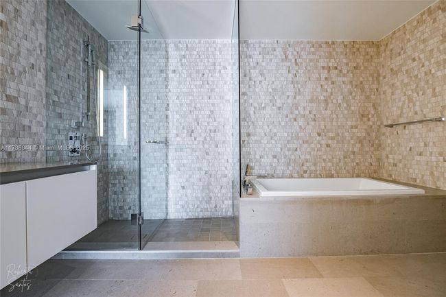 STE-806 - 88 Sw 7 Th St, Condo with 3 bedrooms, 3 bathrooms and null parking in Miami FL | Image 14