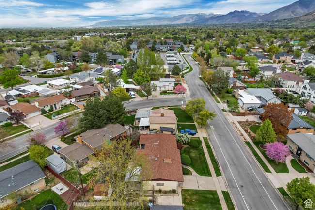 Bird's eye view featuring a residential view and a mountain view | Image 46