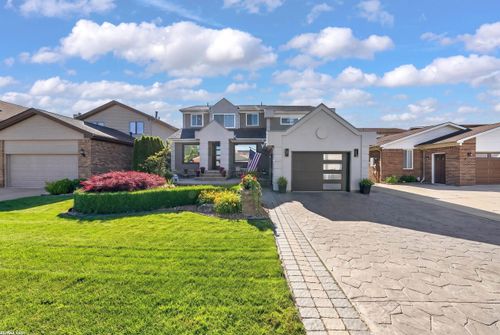 45850 Private Shore Dr, Chesterfield, MI, 48047-5376 | Card Image