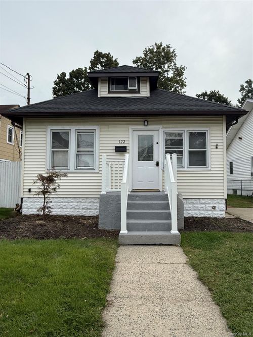 122 Dehnhoff Avenue, Hempstead, NY, 11520 | Card Image