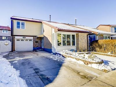 23 Pumfrey Cres, House other with 3 bedrooms, 2 bathrooms and 3 parking in Etobicoke ON | Image 2