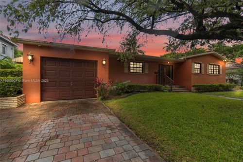 235 Ne 123rd St, North Miami, FL, 33161-5324 | Card Image