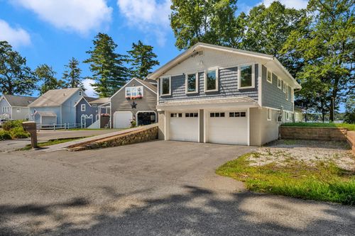 22 Lake Attitash Rd, Amesbury, MA, 01913 | Card Image