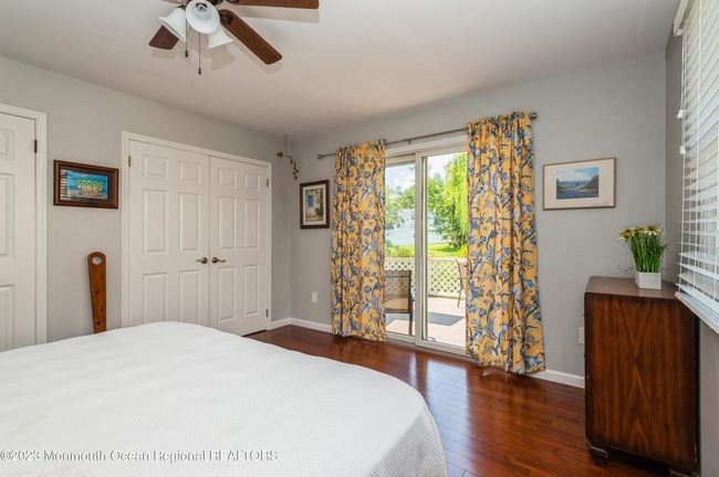 Double closet in Bedroom | Image 15