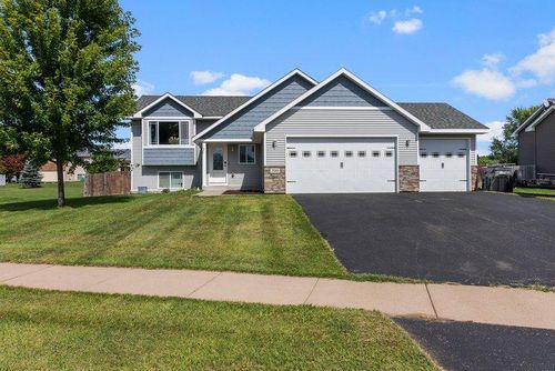 700 Greenwood St Sw, Isanti, MN, 55040-6930 | Card Image