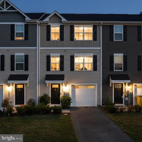 272 Rhea Dr, MARTINSBURG, WV, 25403-1747 | Card Image