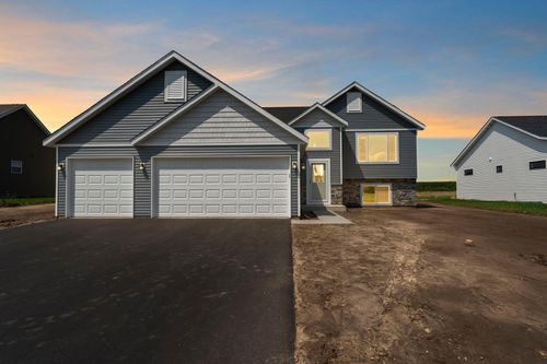 1170 Ivy Way, Faribault, MN, 55021-7521 | Card Image