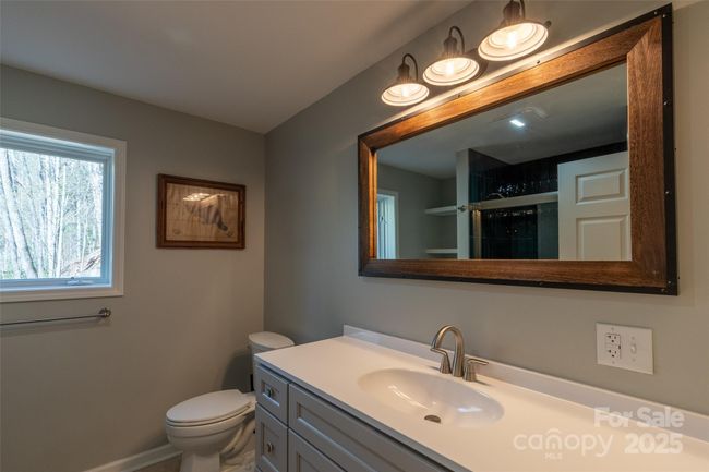 Guest Bath | Image 37