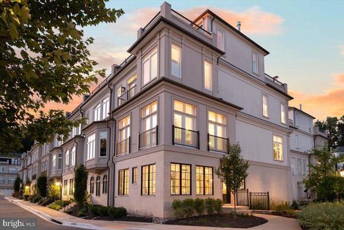 8229 River Rd, BETHESDA, MD, 20817-3415 | Card Image