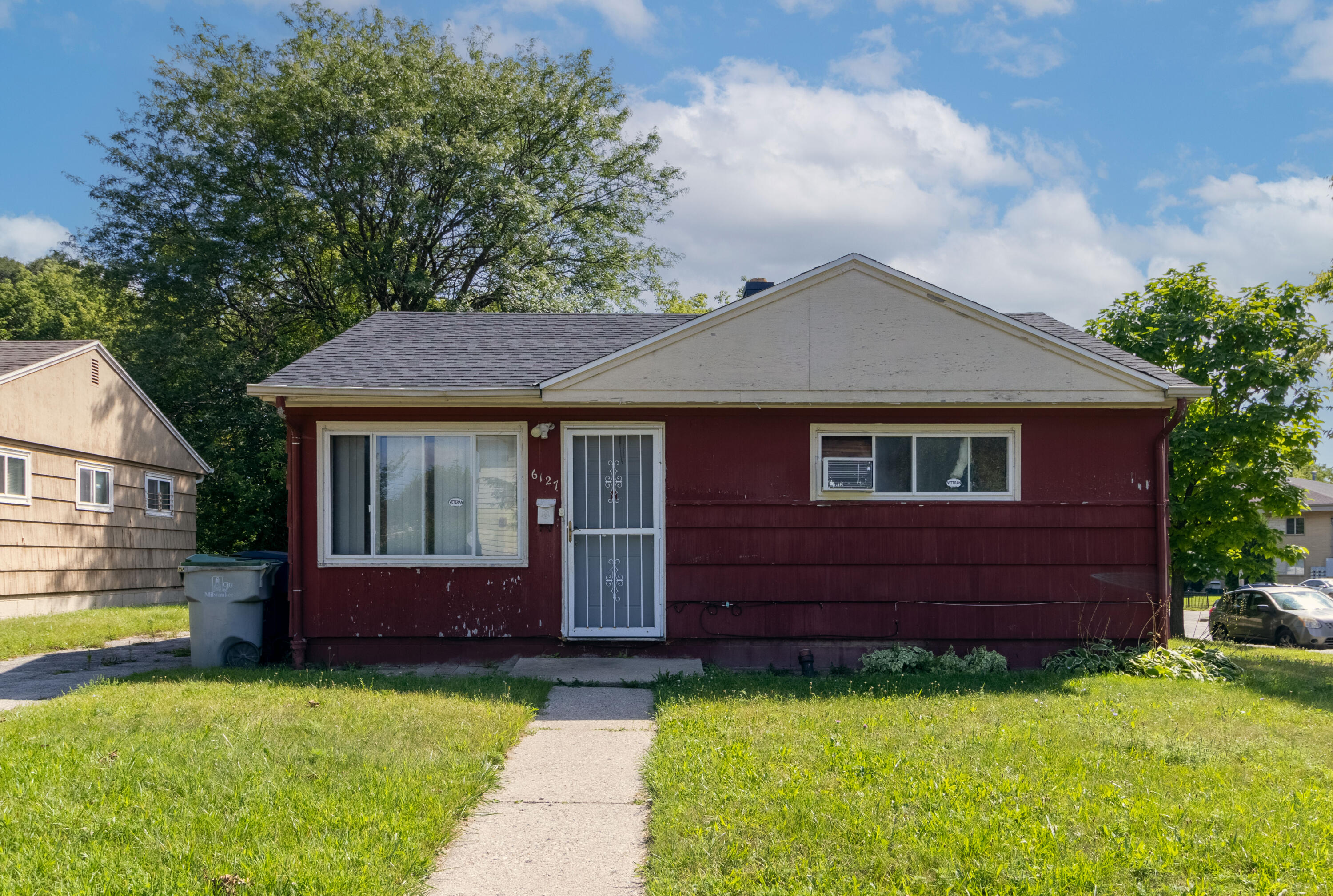 Carmen Ave, Milwaukee, WI 53218